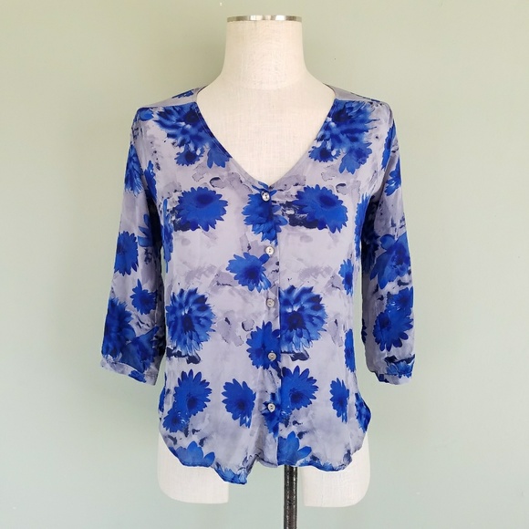 Amour Vert Tops - Amour Vert Silk Floral Vneck Blouse Button Down
